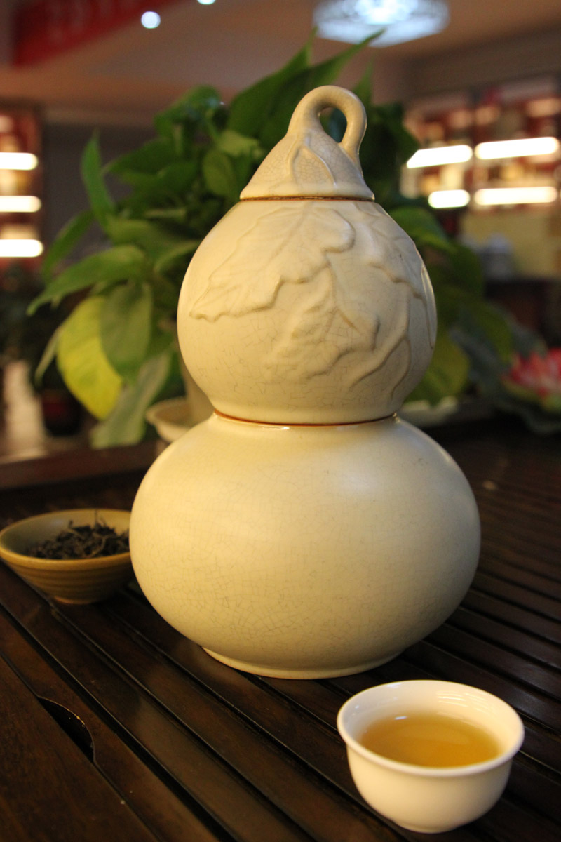 两层茶叶陶瓷罐